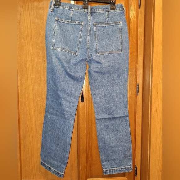 A pair of J.Crew ladies 9" demi-boot cropped jeans in a size 31. NWT - Picture 2 of 10